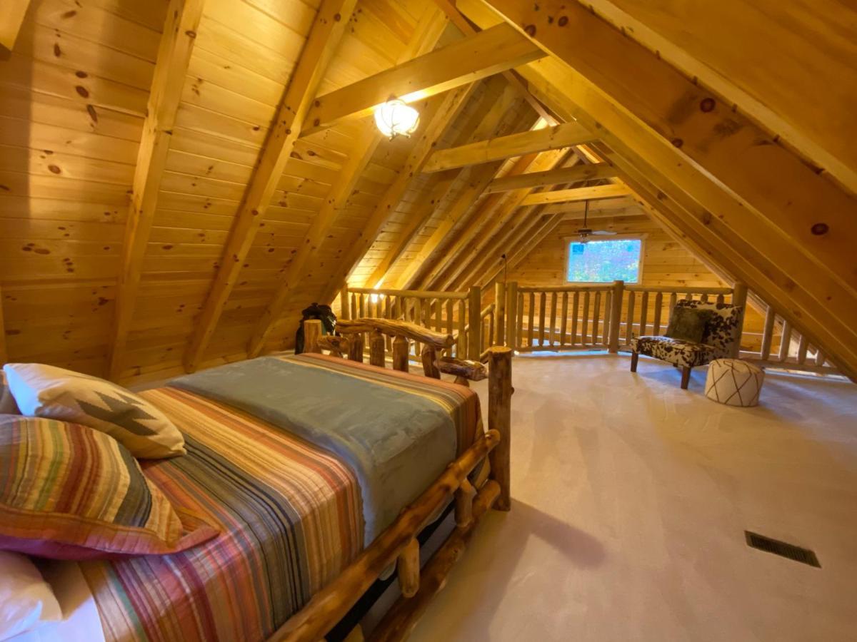 Pine Creek Cabins & Camping Resort South Bloomingville ภายนอก รูปภาพ