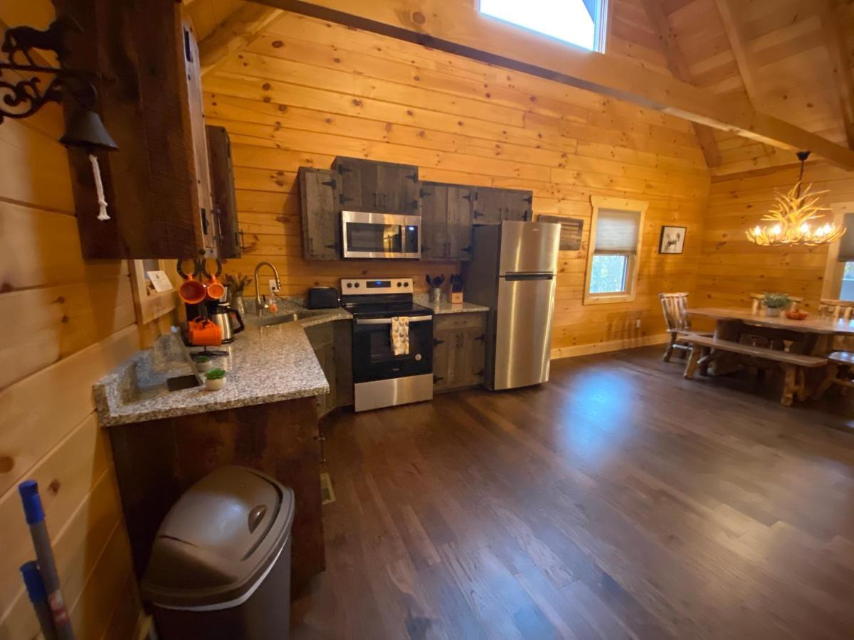 Pine Creek Cabins & Camping Resort South Bloomingville ภายนอก รูปภาพ