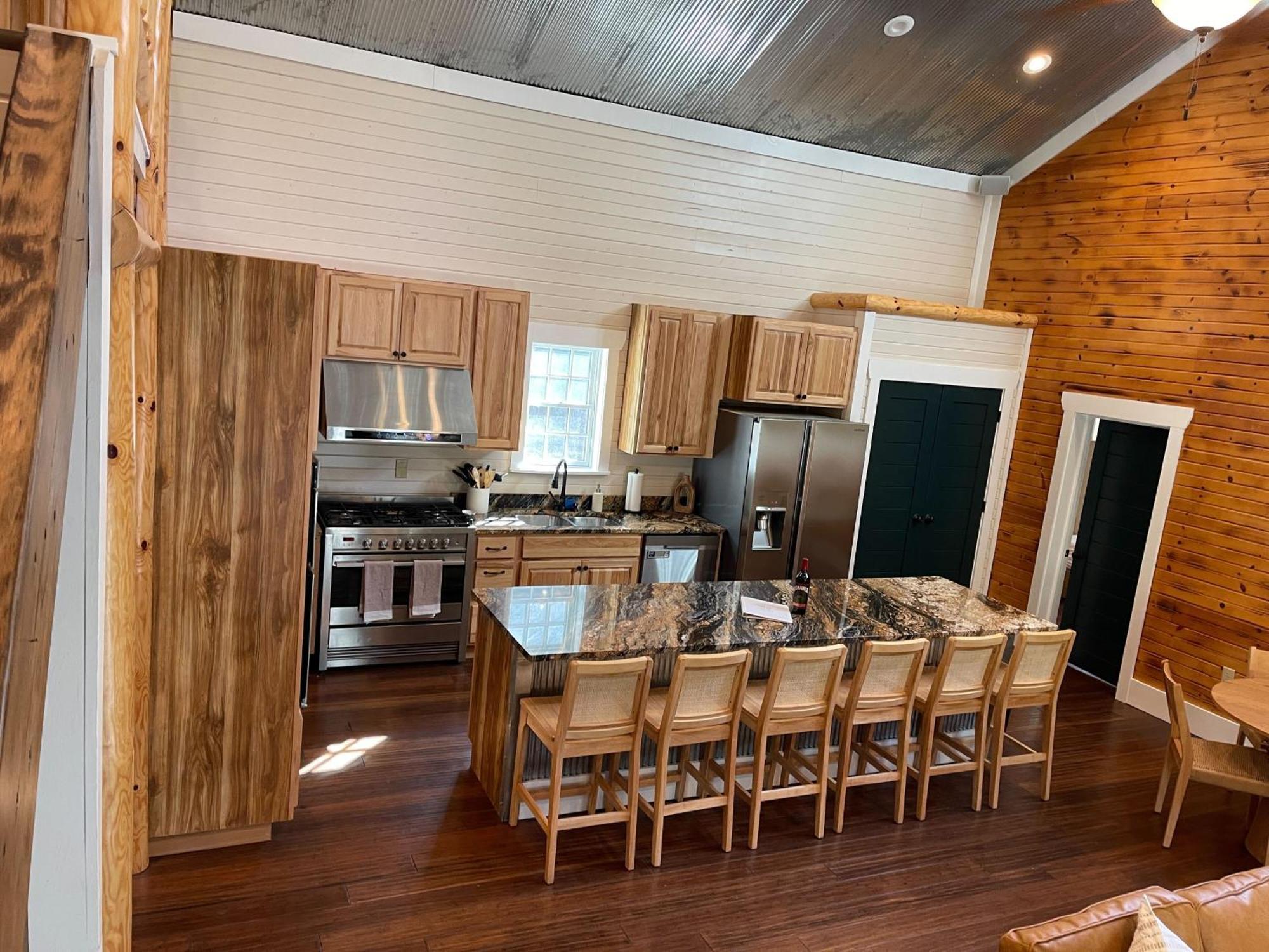 Pine Creek Cabins & Camping Resort South Bloomingville ภายนอก รูปภาพ