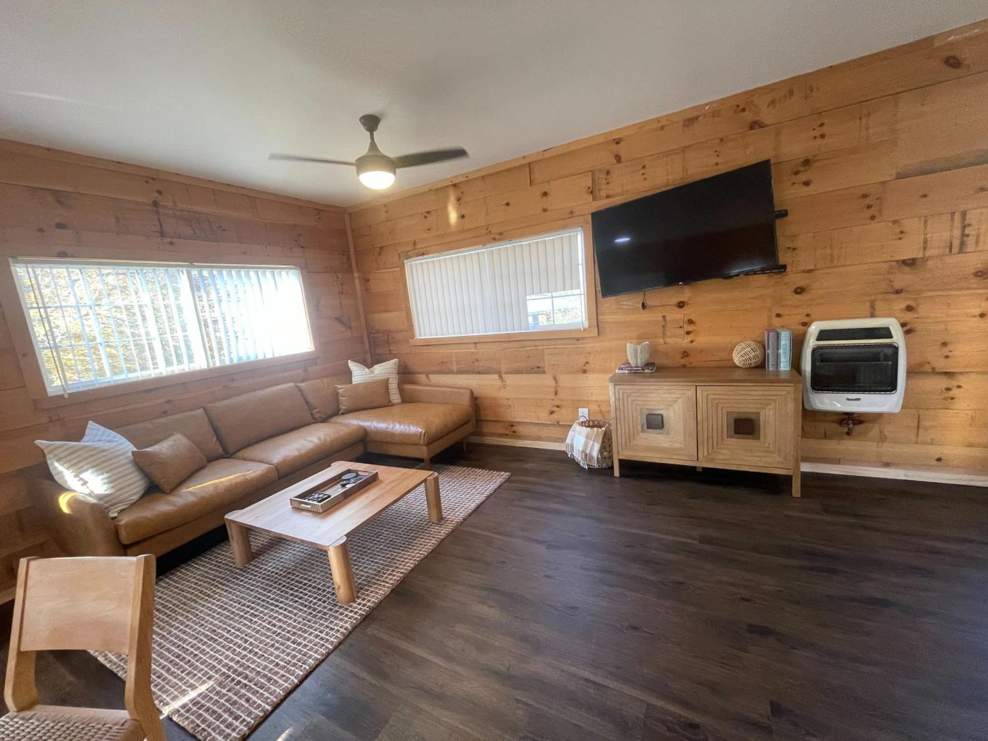 Pine Creek Cabins & Camping Resort South Bloomingville ภายนอก รูปภาพ